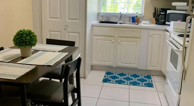 Апартаменты 3 Apartments Steps to Beach Free Breakfast