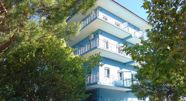 Hotel Mondo, Rezerwuj Hotel Hotele w Gjirokastër County z basenem, Basen