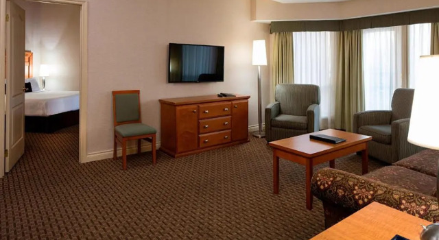 Номер Standard с 2 комнатами Delta Hotels by Marriott Grand Okanagan Resort