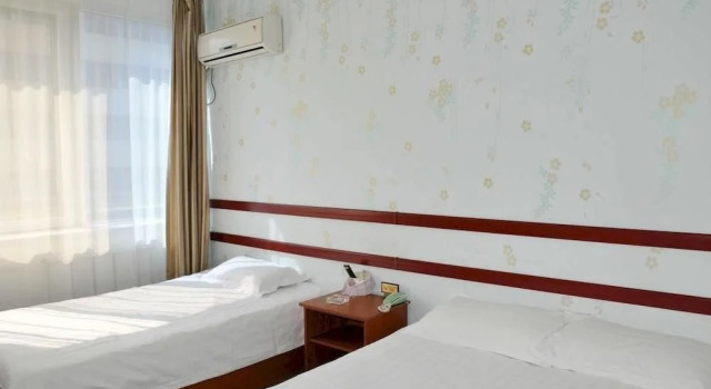 Dalian Yiju Hotel, Book Hotel Hotels in Liaoning with Parking, Parking