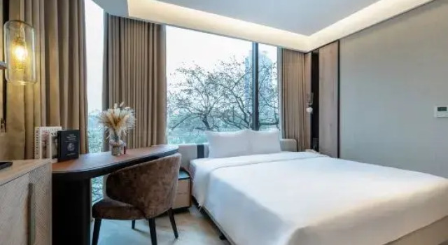 Номер Deluxe iRest Signature Ba Dinh Lakeside