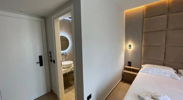 Absolute Hotel