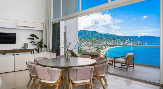 Апартаменты Luxury 4BR  Luxury Penthouse with Ocean Views