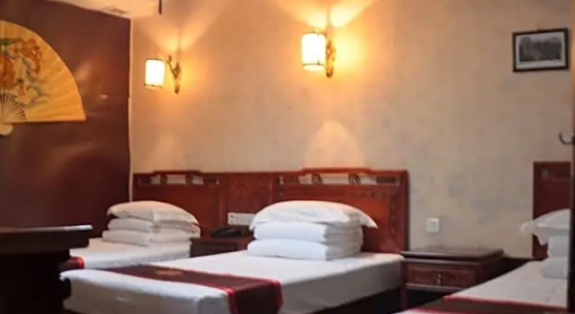 Трёхместный номер Standard Qianmen Courtyard Hotel
