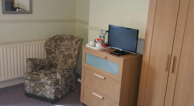 Elm Tree Guest House, Забронировать Отель Отели Уэстон-сьюпер-Мэр с парковкой, Парковка