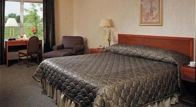 Holiday Inn Select, Book Hotel Tulsa Oklahoma, nær Southroads Mall