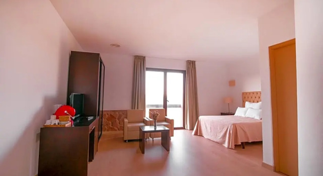 Полулюкс Hotel Mirador de Montoro