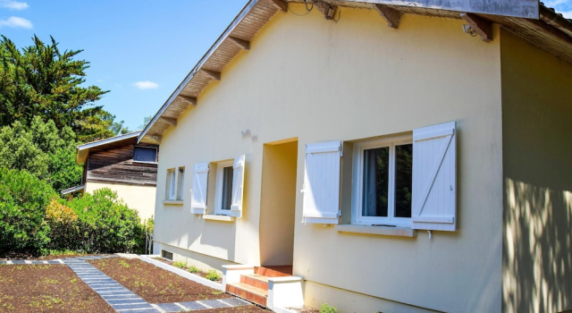 House With Breathtaking View of the Lake, Prenota Casa vacanze Hotel a Aquitania con parcheggio, Parcheggio