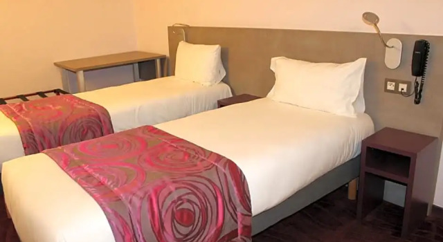 Номер Standard Brit Hotel Les Evens