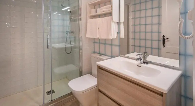 Четырёхместные апартаменты c 1 комнатой с балконом Apartments Sorrabona