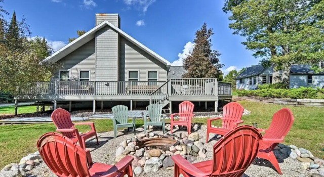 Коттедж Pet-friendly Home Near Lakes & Snowmobile Trails!