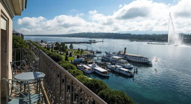Двухместный полулюкс с видом на озеро The Ritz-Carlton Hotel de la Paix, Geneva