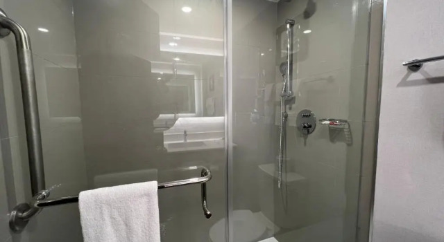 Standard Zimmer Super 8 by Wyndham Cornwall ON