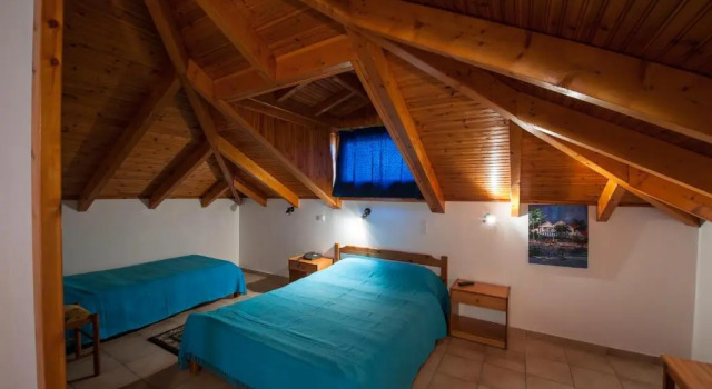 Трёхместный номер Standard Athina Hotel