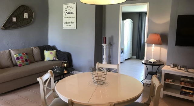 Coursaint-Pierre, Book Hotel Belves 