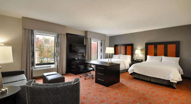 Четырёхместная студия Hampton Inn Stafford/Quantico & Conference Center