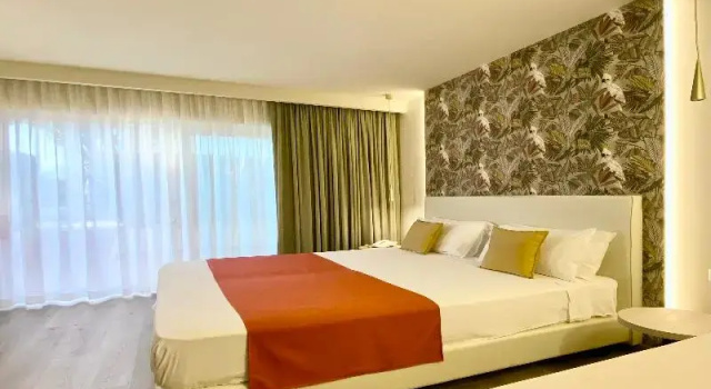 Двухместный номер Standard с видом на бассейн Hotel Tirreno