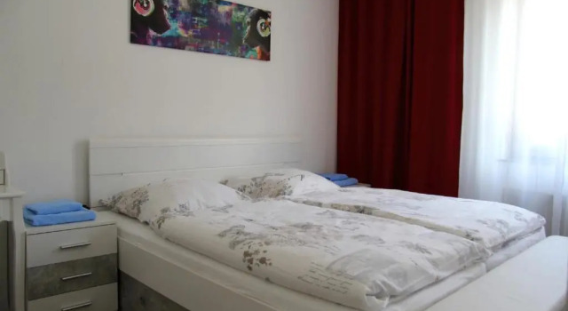 Geräumige 4 Zimmer Wohnung an den Kaiserthermen, Забронировать Отель Отели Трира с парковкой, рядом с Пешеходная зона Трира, Парковка