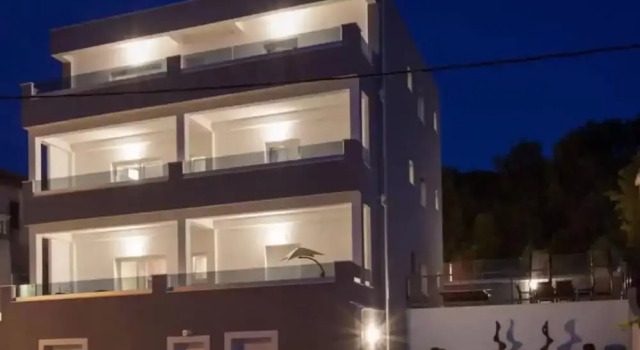 Luxury Villa ARIA Seafront for 21 people, Забронировать Вилла Арбания Трогир