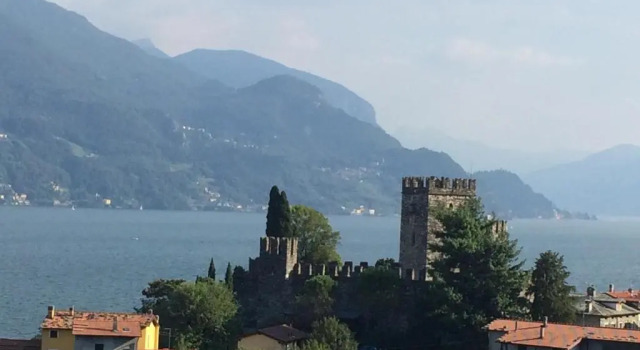 Апартаменты Unique house directly on Lake Como