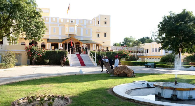 Люкс Roop Niwas Kothi Hotel