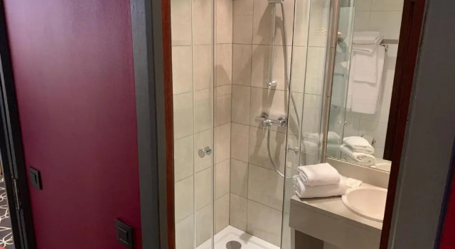 Кровать в общем номере Safestay Brussels Grand Place