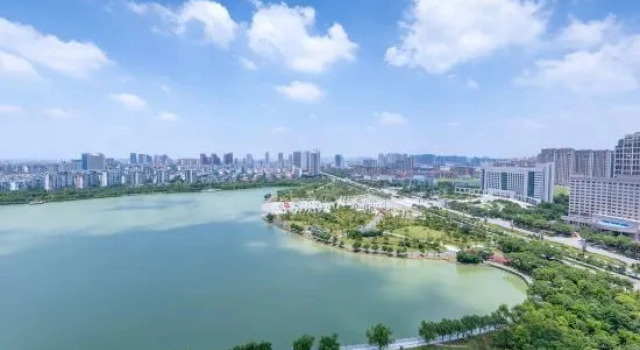 Люкс Vienna Hotel (Nanchang County Chengbi Lake)