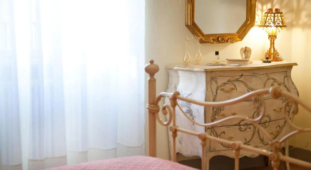 Appartamento di Lusso in Borgo Storico Toscano, Boek Appartement Bibbiena Toscane