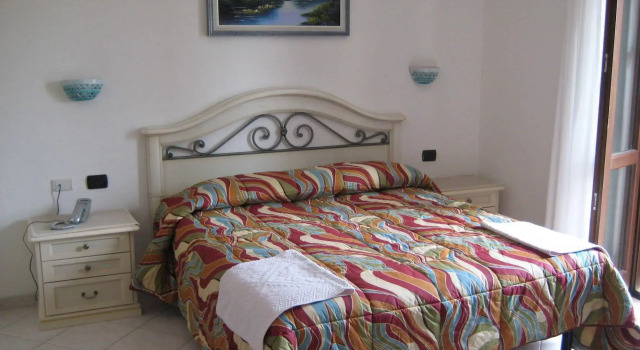 Scano Comfort Inn, Забронировать Отель Санта-Тереза-Галлура Изумрудный берег
