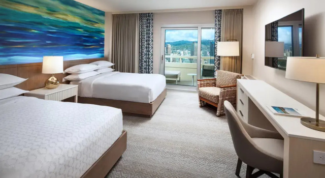Четырёхместный номер с видом на город Sheraton Waikiki Beach Resort