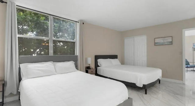 Апартаменты Bay Harbor Sunset Apt 2A