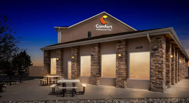 Comfort Inn & Suites Near University of Wyoming
