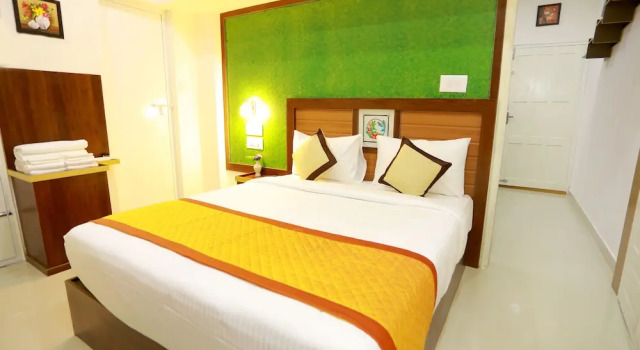 Base 9 Airport Hotel