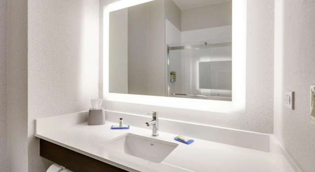 Двухместный номер Standard Holiday Inn Express Hotel & Suites Cleburne by IHG