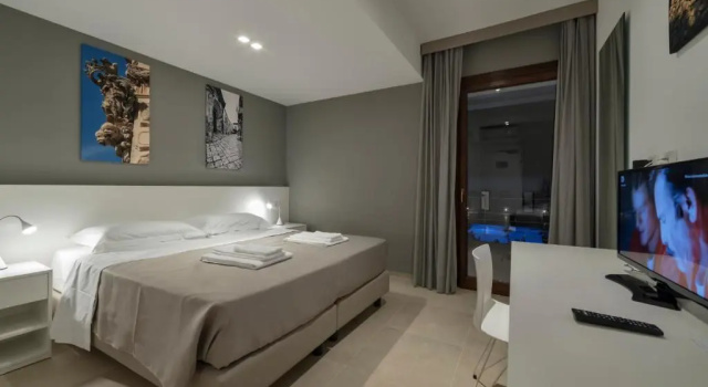 Двухместный номер Standard с видом на бассейн Southeast Hotel