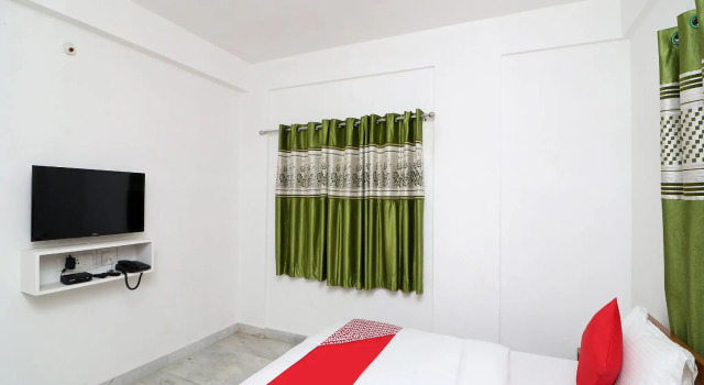 OYO 30269 Amar Raj Inn, Prenota Hotel New Town West Bengal