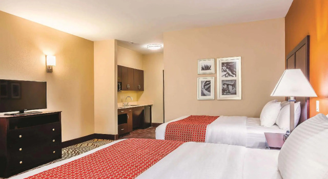 Четырёхместный номер Standard La Quinta Inn and Suites Cotulla