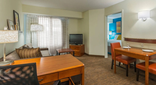 Двухместный люкс c 1 комнатой Residence Inn Charlotte SouthPark