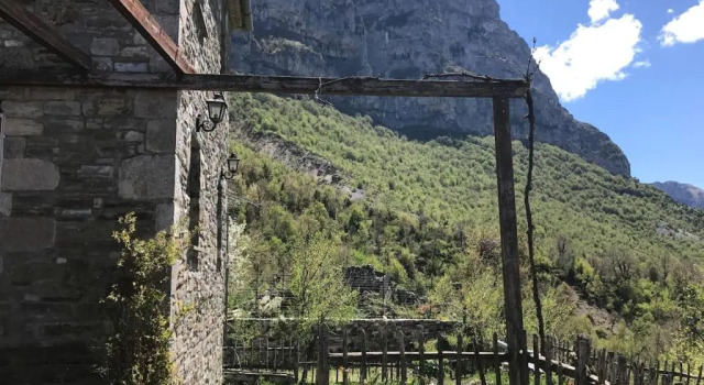 Шале с 3 комнатами Chariklia Traditional House