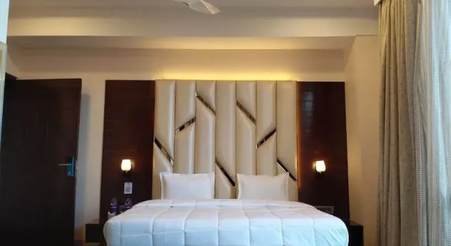 Hotel Leosh Lansdwone