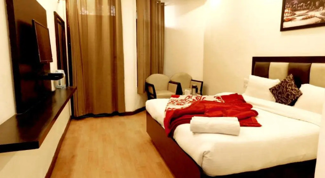 Двухместный номер Standard с балконом Hotel Crystal Palace