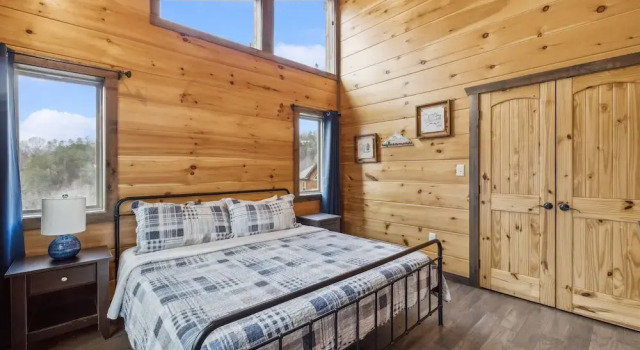 Eden Of The Smokies 5 Bedroom Cabin