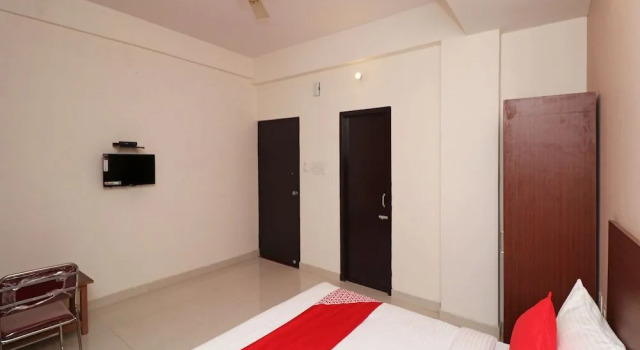 OYO 24051 Flagship Shubh Inn Gomti Nagar