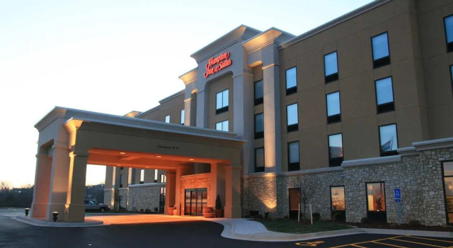 Люкс Hampton Inn & Suites St. Louis/South I-55