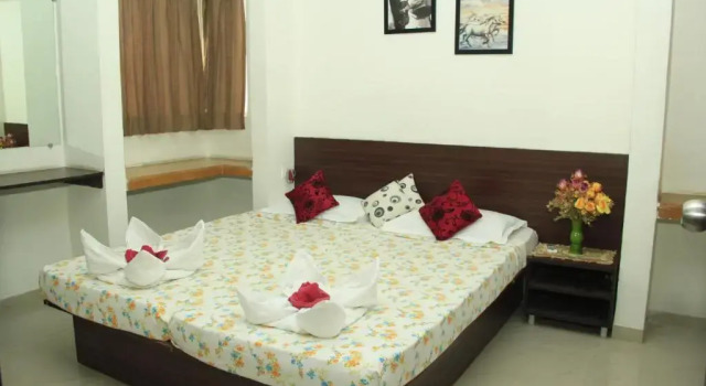 Cosmos Luxury Service Apartment