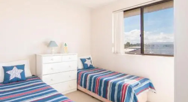 Seabreeze 4 opposite the bowling club Tuncurry, Забронировать Отель Отели в центре Танкарри, в центре