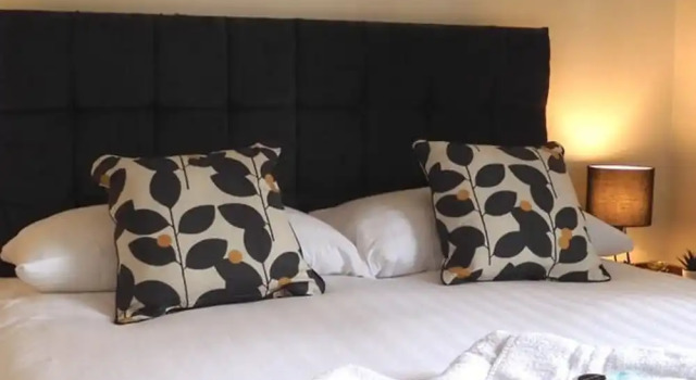 Lion House Chester - Very Near Zoo Ideal for Families