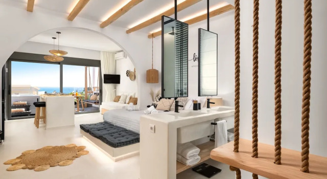Люкс Luxury с балконом и с видом на город Pefkos Allure luxury Suites