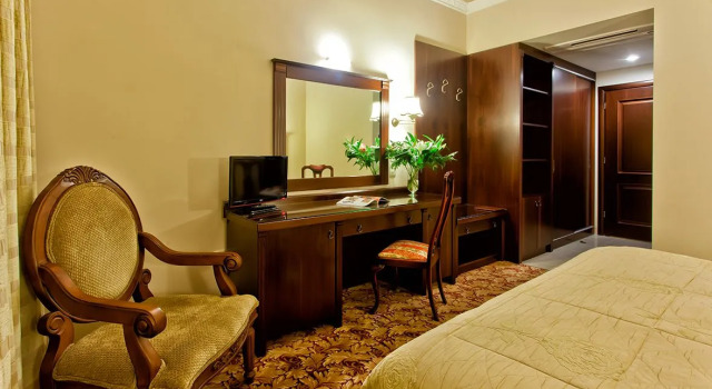 Kouros Hotel