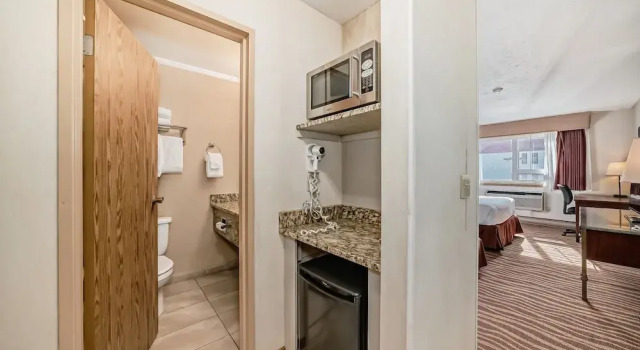Номер Standard Invermere Inn & Suites